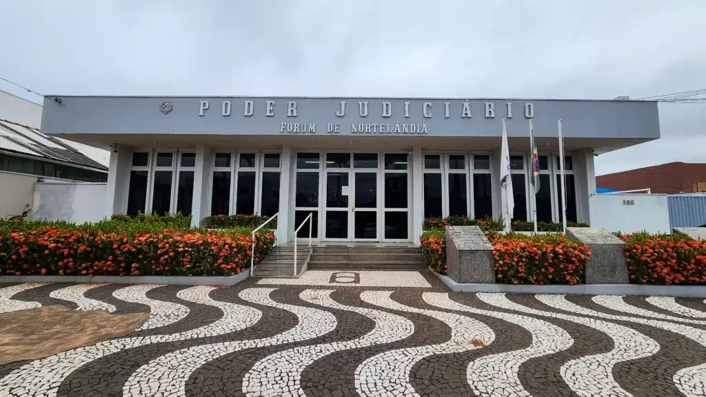 Homem é condenado em MT por tentativa de feminicídio após atacar ex com 22 golpes de canivete